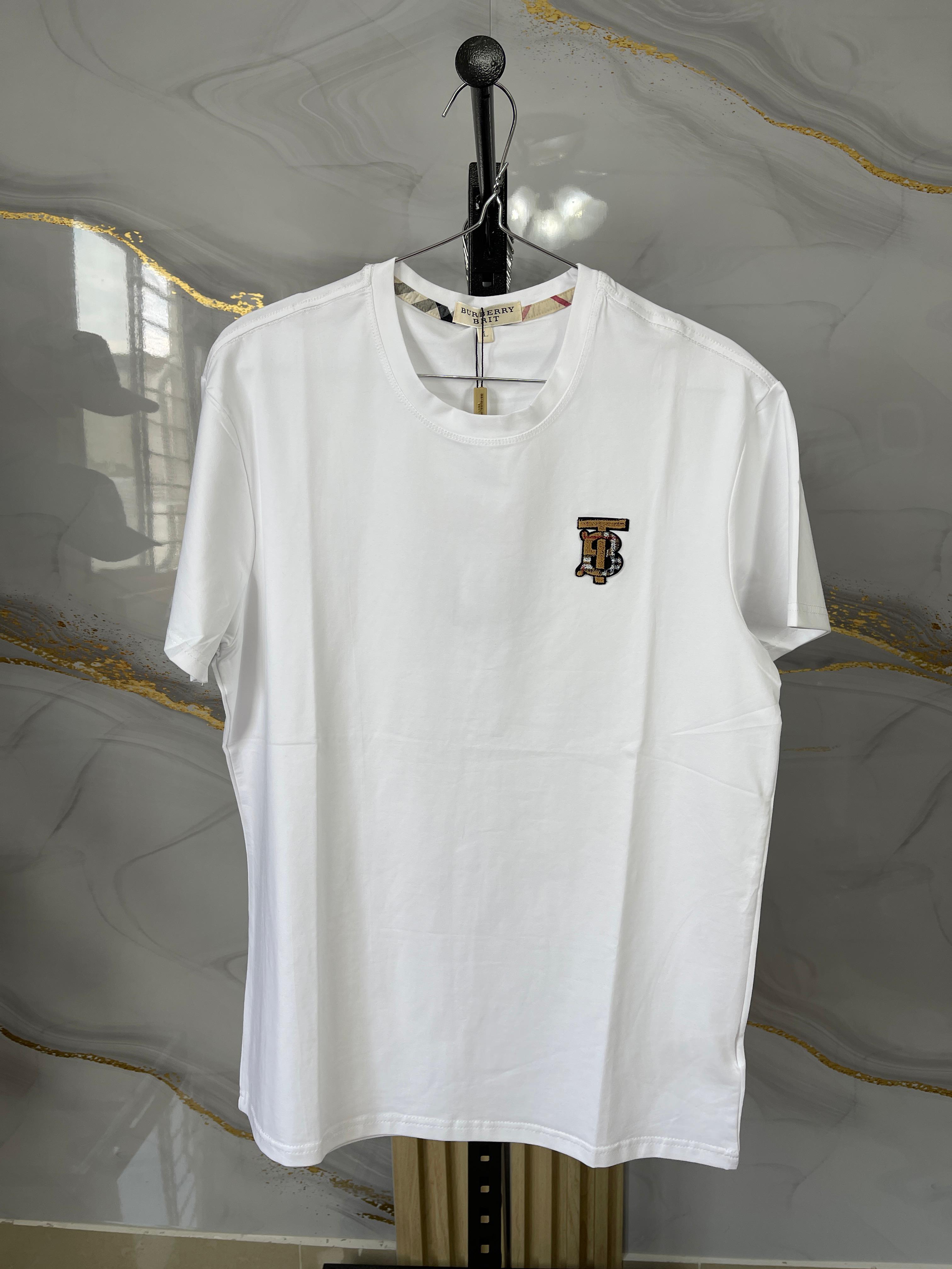 camiseta-blanca-burberry-talla-L-003.jpeg